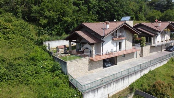 casa indipendente in vendita a Villongo