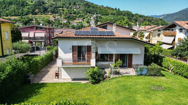 casa indipendente in vendita a Villongo in zona Sant'Alessandro