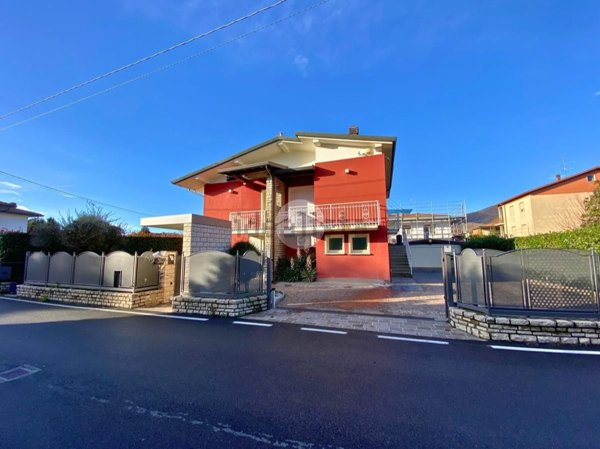 casa indipendente in vendita a Villongo in zona Sant'Alessandro