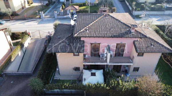 casa indipendente in vendita a Villongo