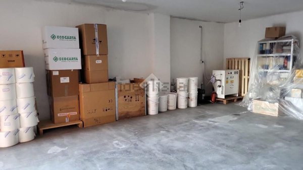 locale di sgombero in vendita a Villongo