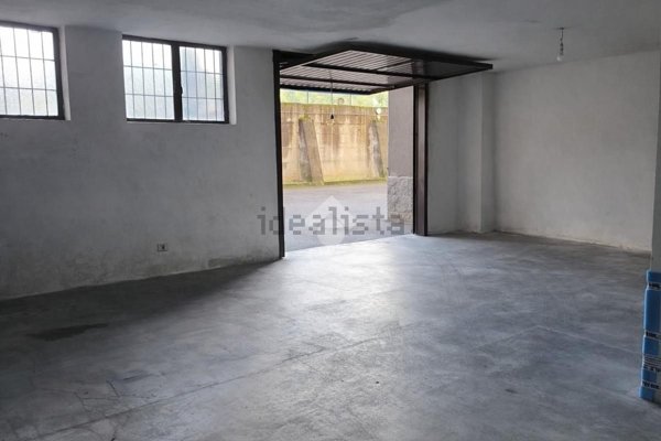 locale di sgombero in vendita a Villongo