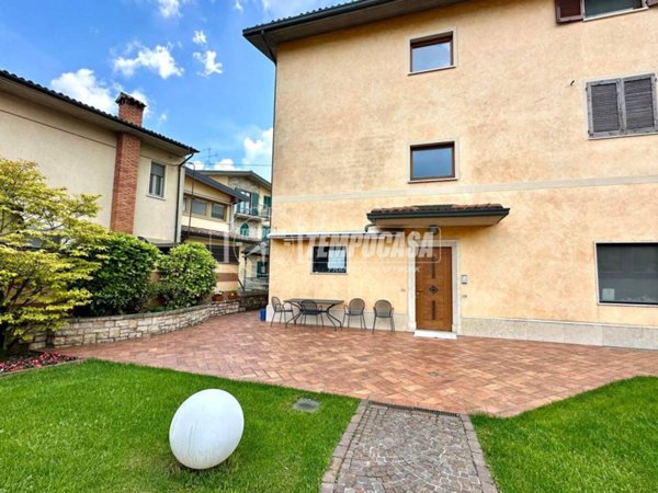 casa indipendente in vendita a Villongo