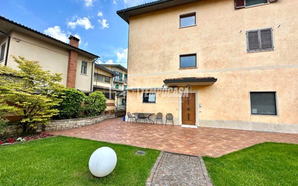 casa indipendente in vendita a Villongo