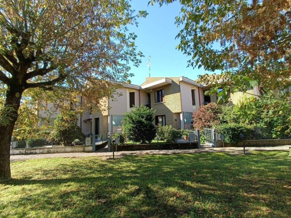 casa indipendente in vendita a Villongo