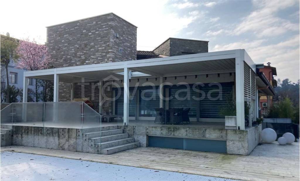 casa indipendente in vendita a Villongo