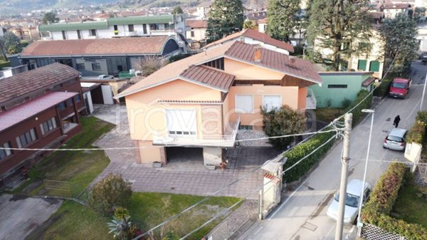 casa indipendente in vendita a Villongo in zona Sant'Alessandro