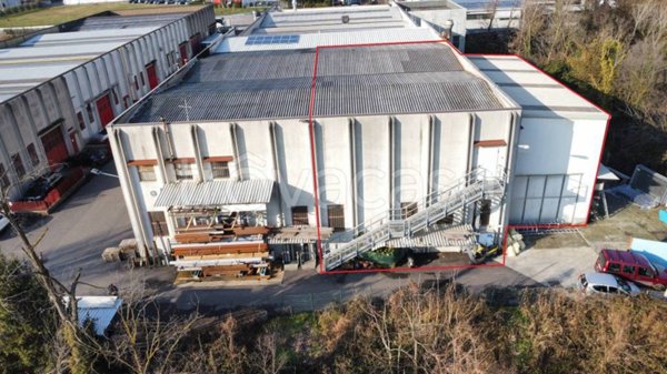 locale commerciale in vendita a Villongo