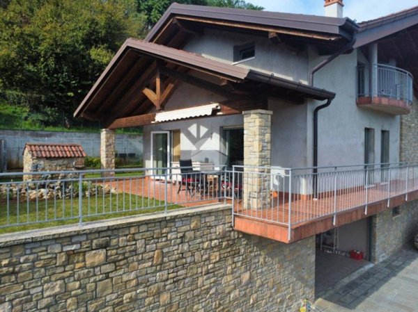 casa indipendente in vendita a Villongo