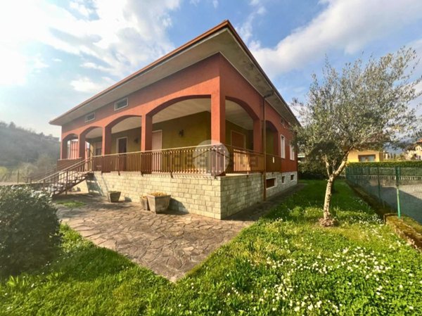 casa indipendente in vendita a Villongo