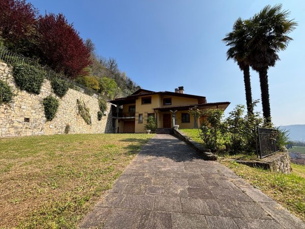 casa indipendente in vendita a Villongo