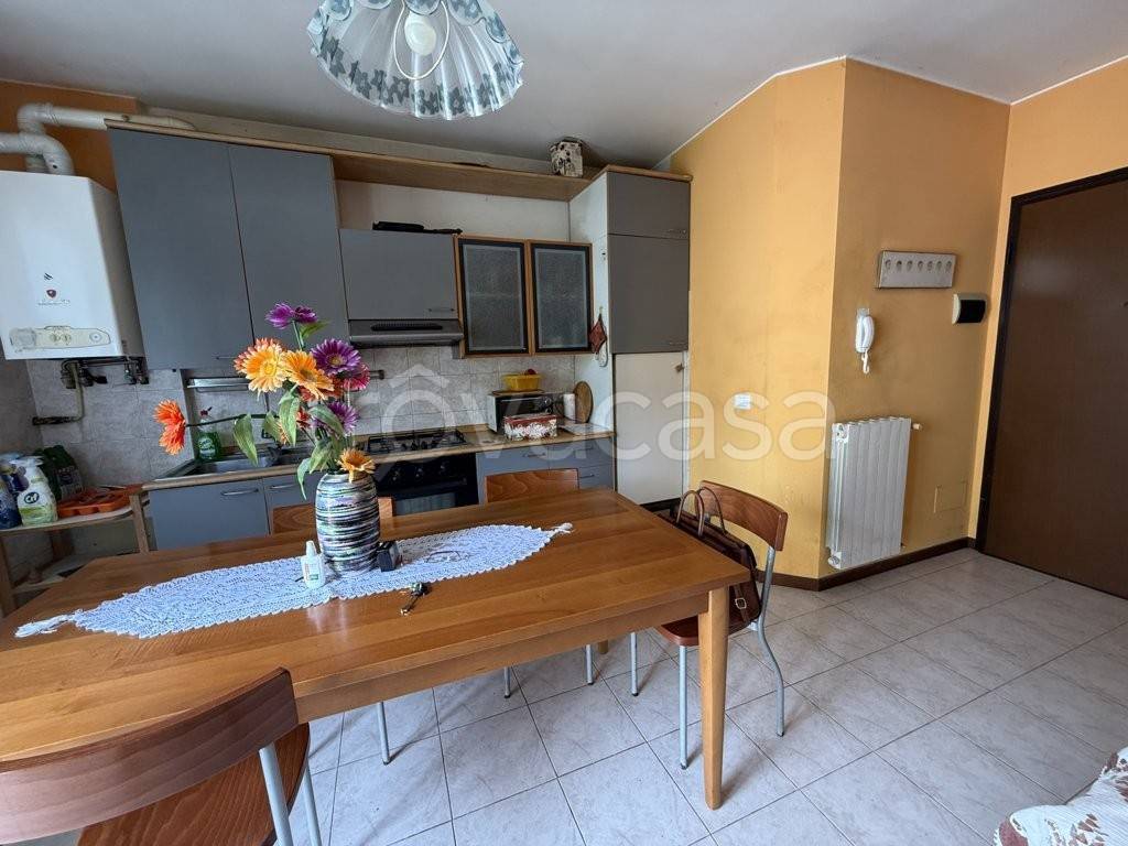 appartamento in vendita a Villongo in zona San Filastro