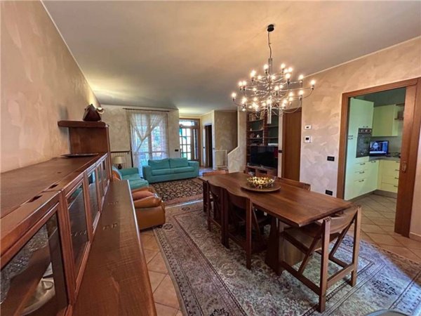 casa indipendente in vendita a Villongo