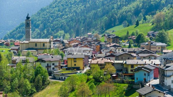 casa indipendente in vendita a Vilminore di Scalve in zona Teveno