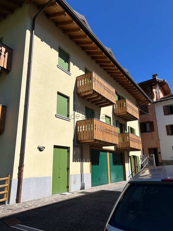 appartamento in vendita a Vilminore di Scalve in zona Pezzolo