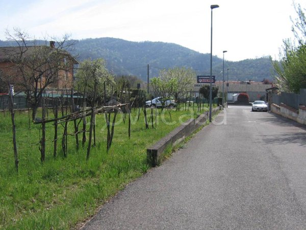 terreno edificabile in vendita a Zandobbio in zona Selva