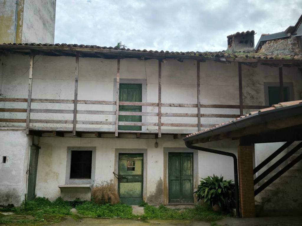 casa indipendente in vendita a Zandobbio