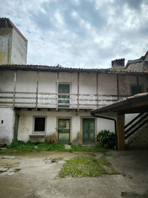 casa indipendente in vendita a Zandobbio