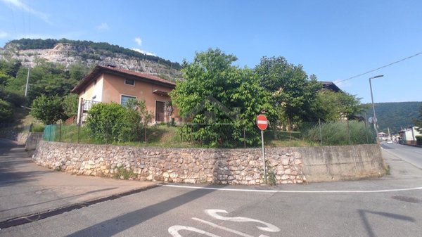 appartamento in vendita a Zandobbio in zona Selva