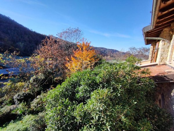 casa indipendente in vendita a Zandobbio in zona Selva