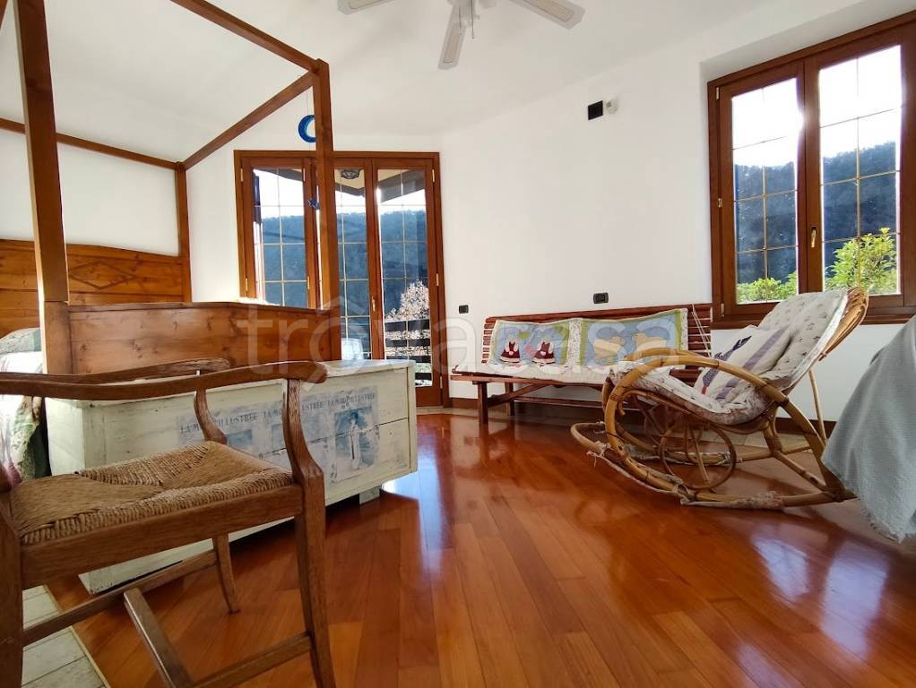 casa indipendente in vendita a Zandobbio in zona Selva
