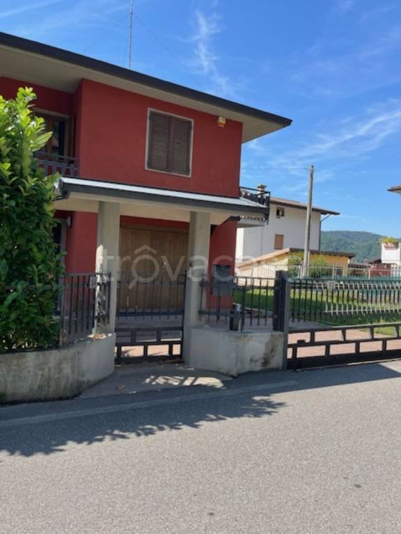 casa indipendente in vendita a Zandobbio in zona Selva