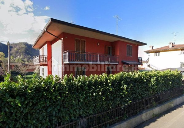 casa indipendente in vendita a Zandobbio in zona Selva