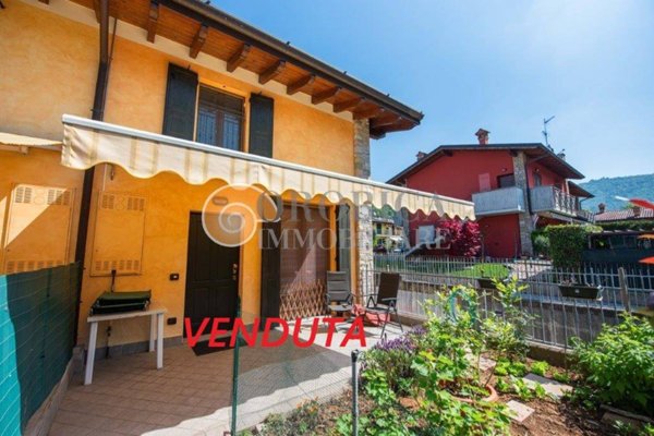casa indipendente in vendita a Zandobbio in zona Selva