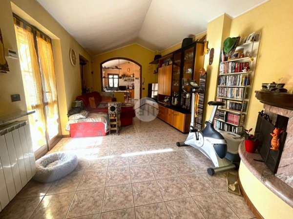 appartamento in vendita a Zandobbio