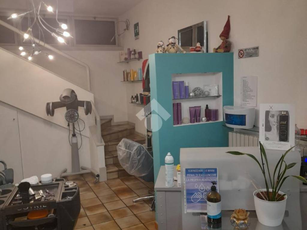 negozio in vendita a Zandobbio