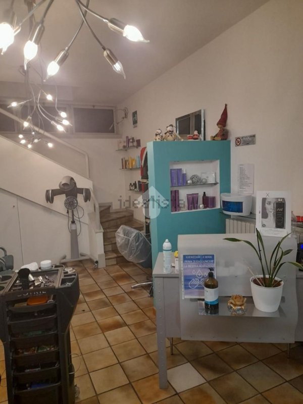 negozio in vendita a Zandobbio