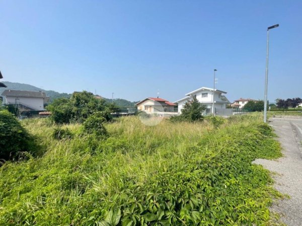 casa indipendente in vendita a Zandobbio