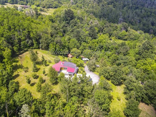 casa indipendente in vendita a Zandobbio