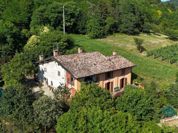 casa indipendente in vendita a Zandobbio in zona Selva