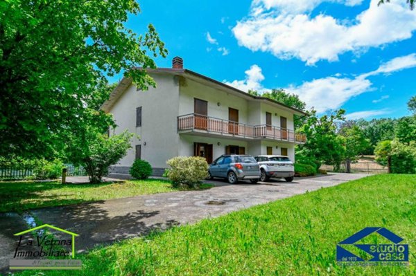 casa indipendente in vendita a Zandobbio