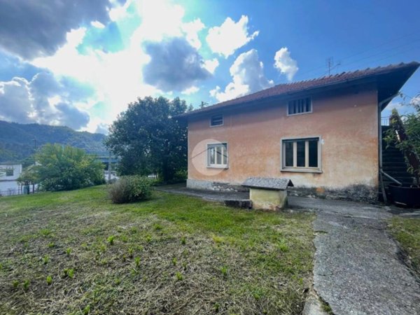 casa indipendente in vendita a Zandobbio in zona Selva