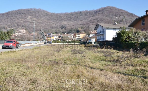 casa indipendente in vendita a Zandobbio