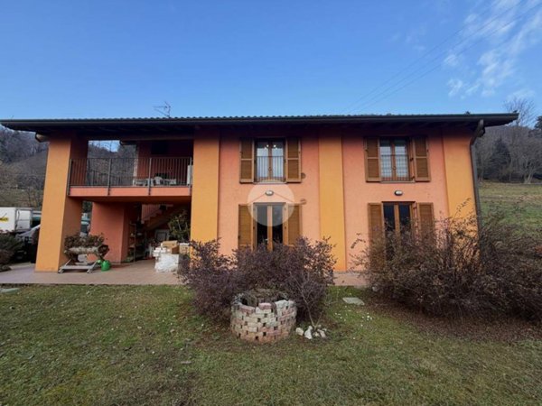 casa indipendente in vendita a Zandobbio in zona Selva