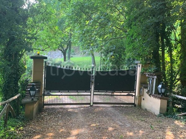 casa indipendente in vendita a Zandobbio