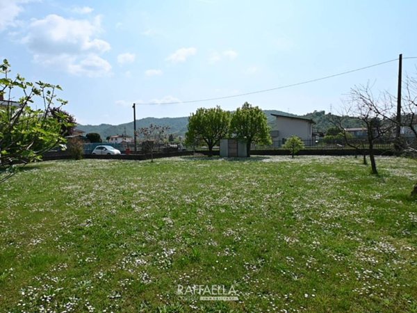 terreno edificabile in vendita a Zandobbio