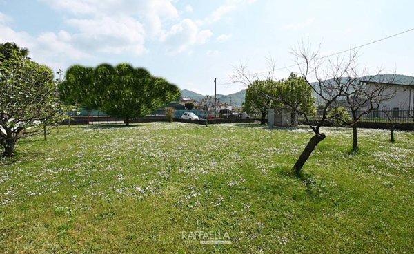 casa indipendente in vendita a Zandobbio