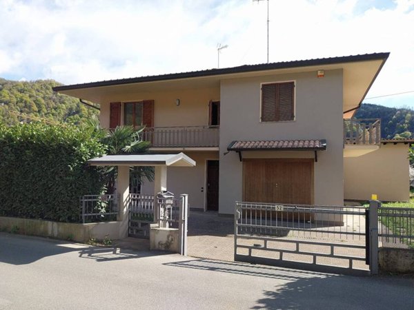 casa indipendente in vendita a Zandobbio in zona Selva