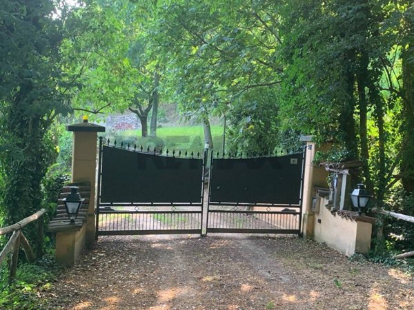 casa indipendente in vendita a Zandobbio