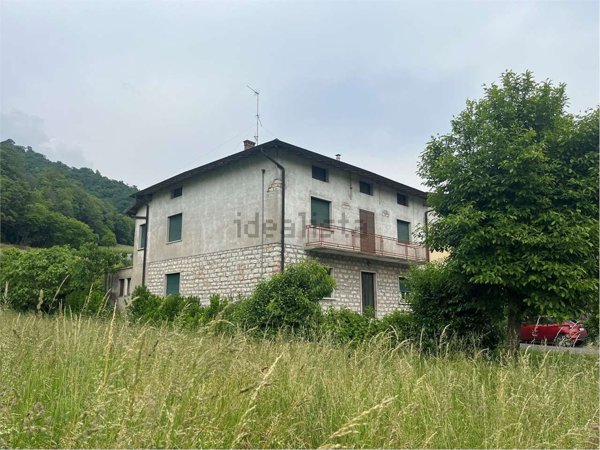 casa indipendente in vendita a Zandobbio in zona Selva
