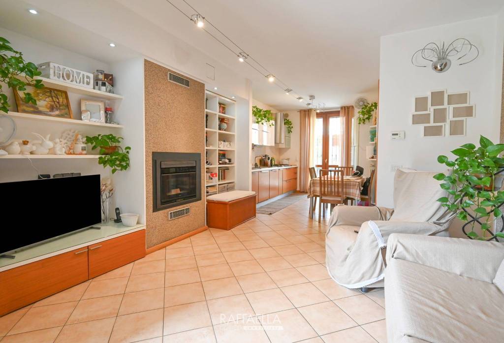 casa indipendente in vendita a Zandobbio in zona Selva