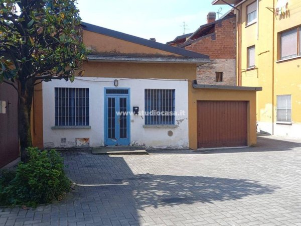 negozio in vendita a Zanica