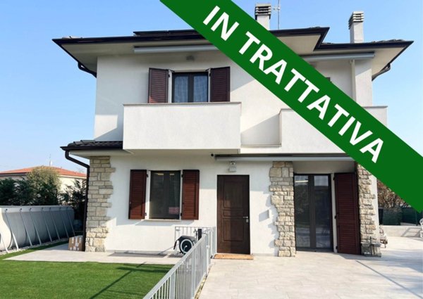 casa indipendente in vendita a Zanica