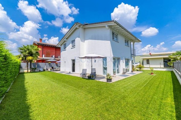 casa indipendente in vendita a Zanica