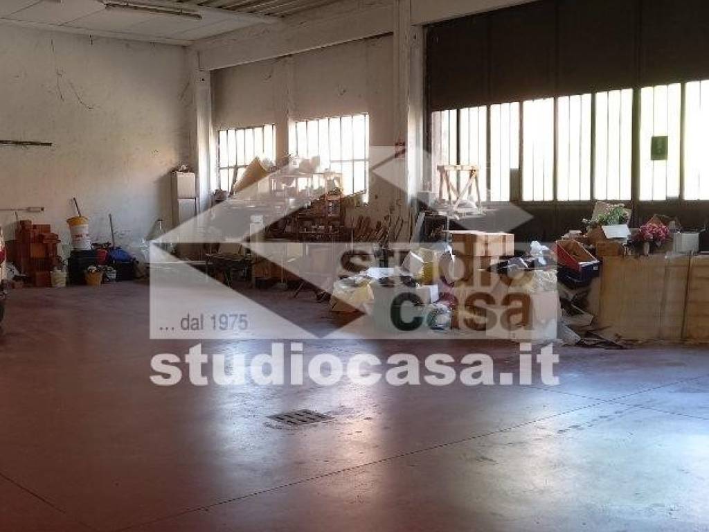 locale commerciale in vendita a Zanica
