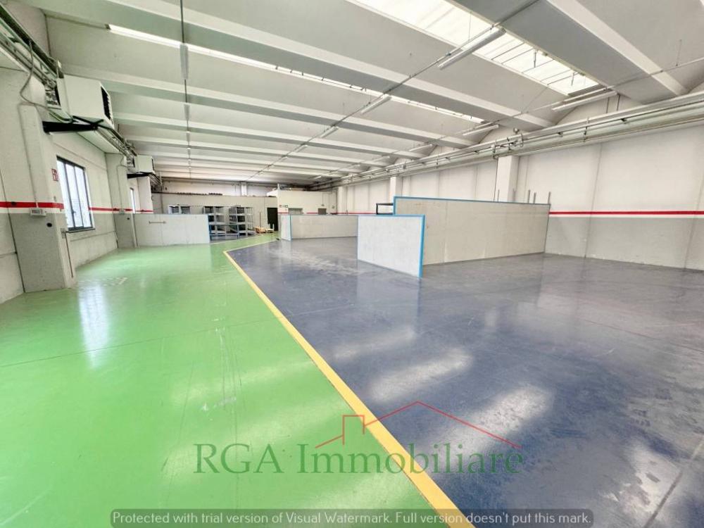 capannone in vendita a Zanica